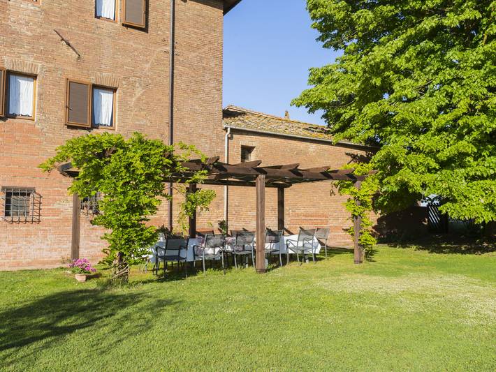 Casa vacanza per 18 persone, con Idromassaggio e Terrazza nonché Giardino in Umbria