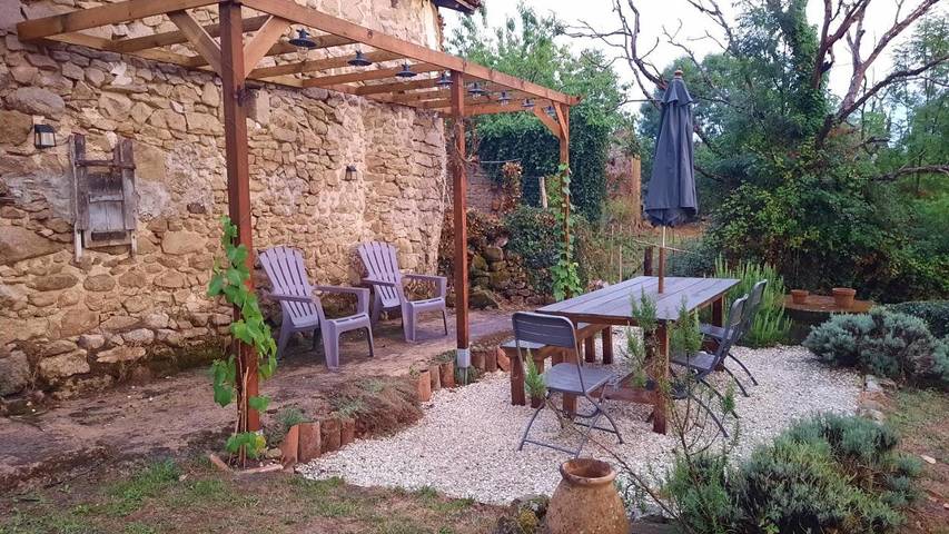 Location de vacances pour 4 personnes, avec vue et jardin à Châteauponsac - 3