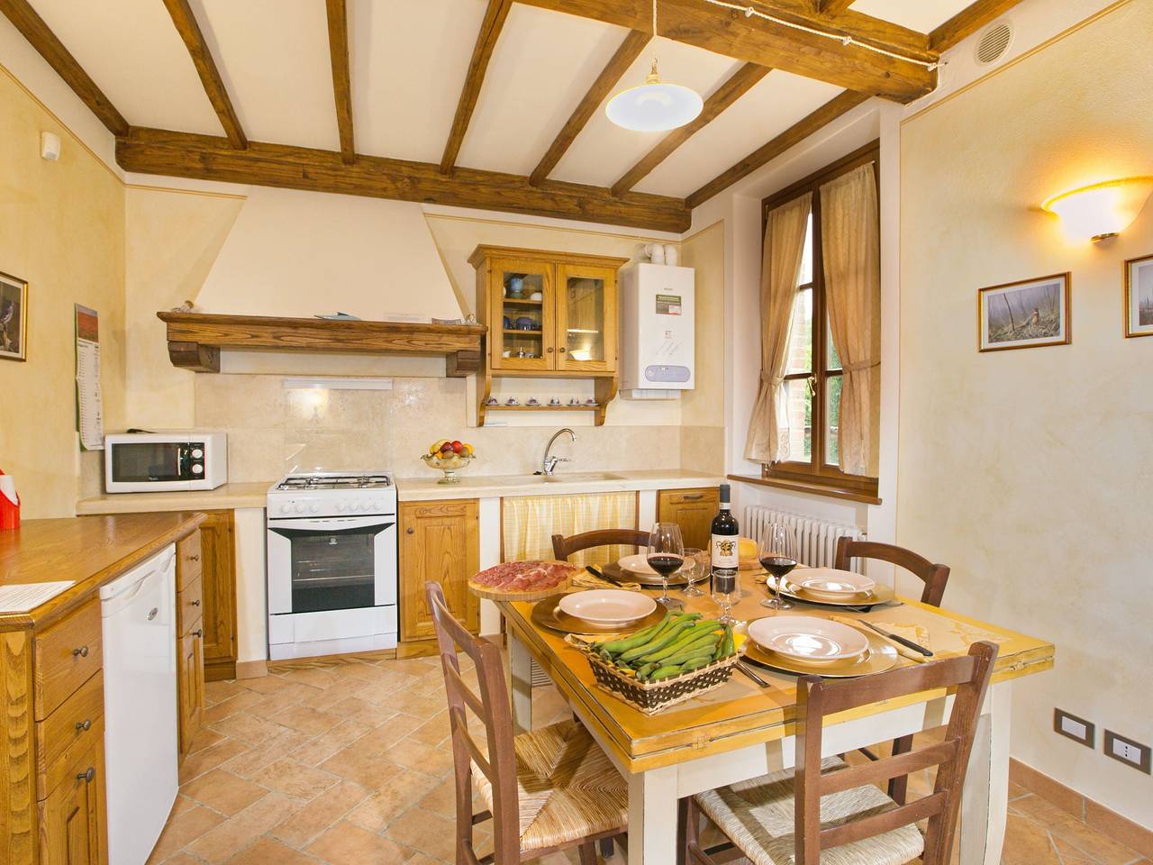 Rustikk tilfluktssted med basseng in Lucignano, Provinsen Arezzo