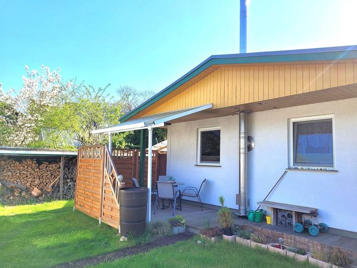 Ganze Ferienwohnung, Ferienhäuser Sundperle - nur 500 Meter bis zum Strand - Kleines Ferienhaus mit Kamin in Devin, Stralsund