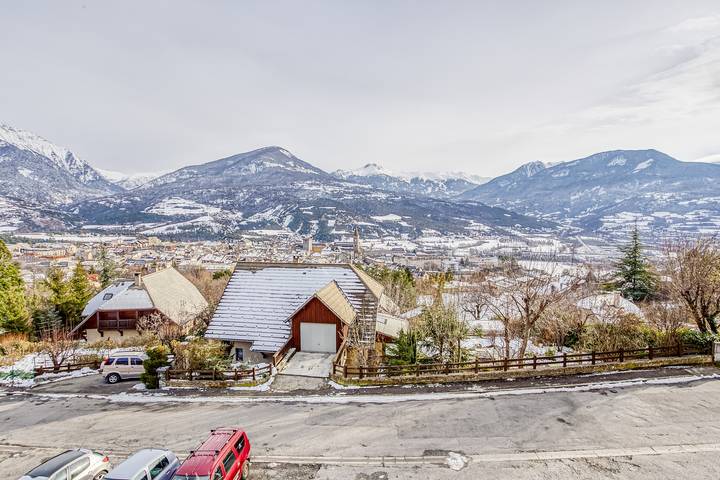 Gîte pour 6 personnes, avec balcon à Embrun - 2