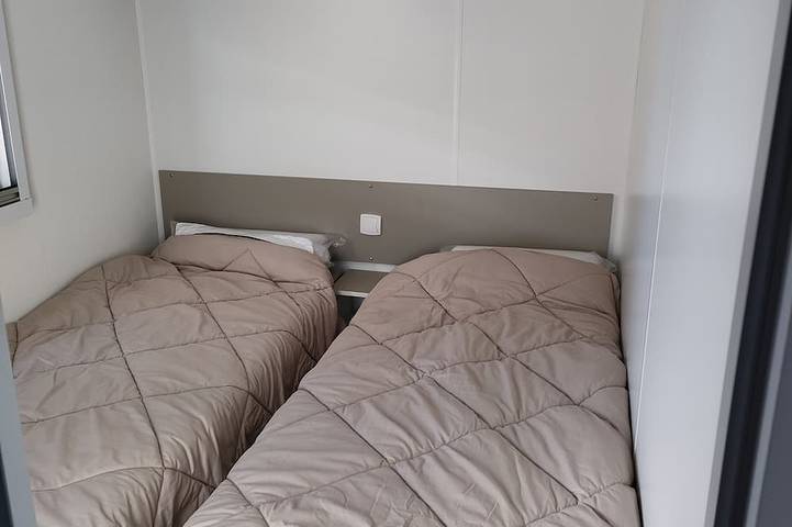 Mobil home pour 6 personnes, avec terrasse ainsi que sauna et piscine, animaux acceptés à Montagnac-Montpezat - 4