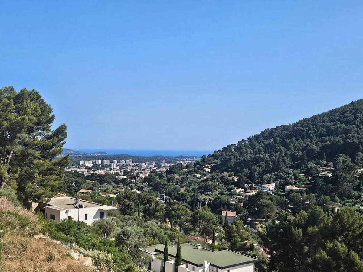 Appartement entier, Appartement en rez-de-jardin in La Valette-du-Var, Côte méditerranéenne (France)