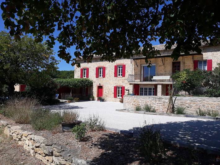 Gîte pour 5 personnes, avec piscine ainsi que terrasse et jardin dans le Vaucluse - 3