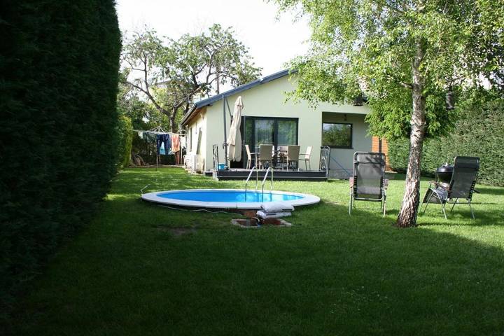 Ferienhaus für 6 Personen, mit Terrasse und Pool sowie Garten in Varna - 3