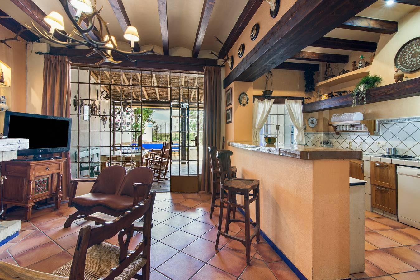Landhaus im Zentrum von El Rocío für 22 Personen mit Stallungen und Innenhof in El Rocío, Almonte