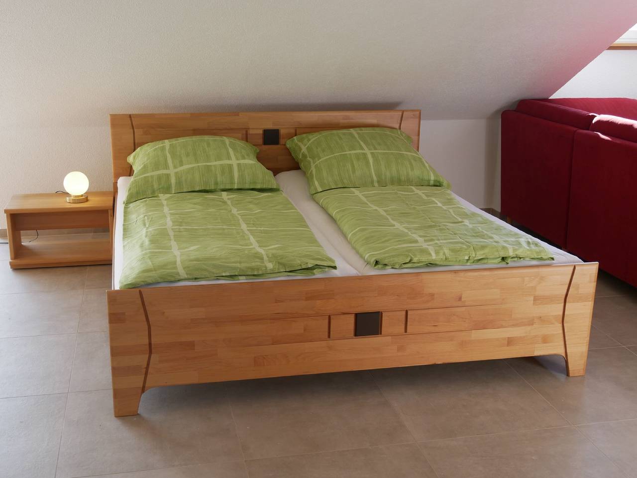 Entire holiday apartment, Ferienwohnung Haus Maria - Ferienwohnung, 81qm, 2 Schlafzimmer, max. 6 Personen in Wäschenbeuren, Landkreis Göppingen