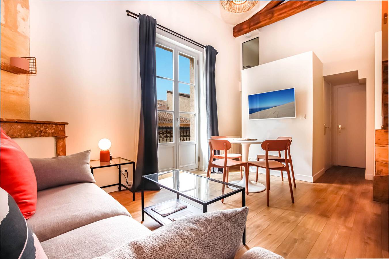 Geheel appartement, Vakantieappartement voor 4 personen met balkon in Bordeaux, Bordeaux en omgeving