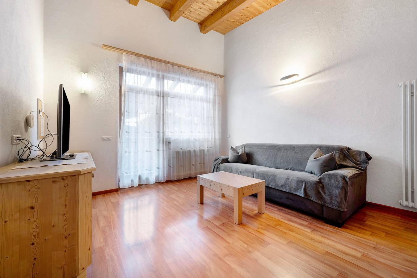 Entire apartment, Apartment 'Antersi Robbi' with Mountain View, Shared Garden and Wi-Fi in San Vigilio di Marebbe, Mareo