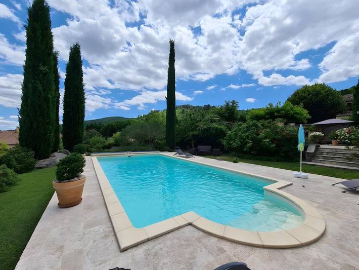 Location de vacances pour 7 personnes, avec piscine ainsi que jardin et terrasse à Courry - 4