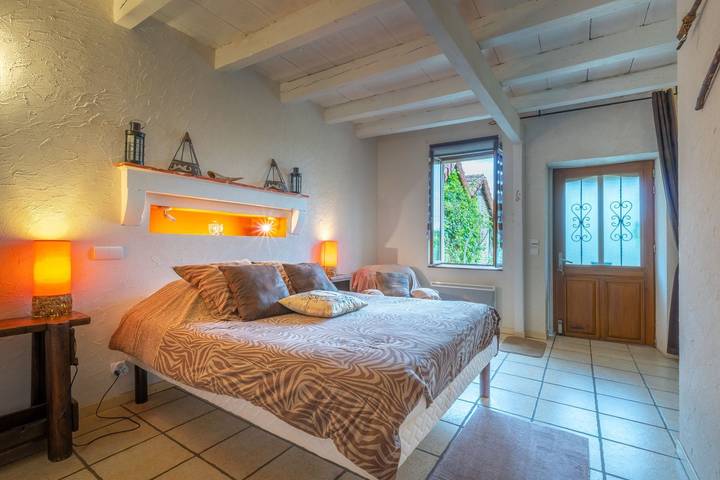 Chambre d’hôte pour 2 personnes, avec jardin ainsi que sauna et jacuzzi, animaux acceptés en Bourgogne-Franche-Comté - 3