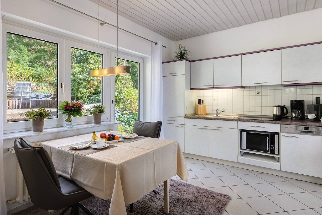 Vakantiehuis 'Häusle' met panoramisch uitzicht, privéterras, overdekt balkon en wifi in Lipburg, Badenweiler