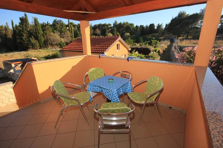Ferienwohnung für 4 Personen, mit Balkon/Terrasse auf Lošinj