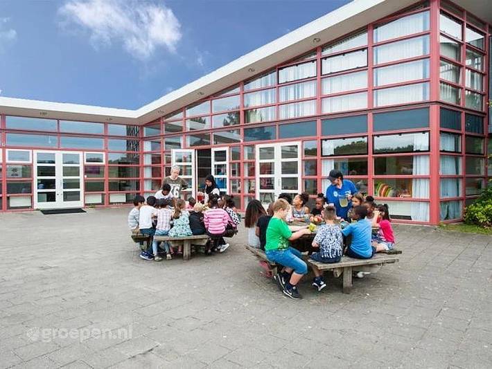 Vakantiehuis voor 60 personen, met Balkon/Terras en Terras in Almere