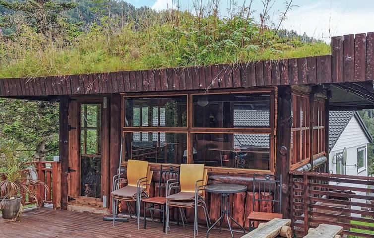 Ferienhaus für 7 Personen mit Garten in Førde