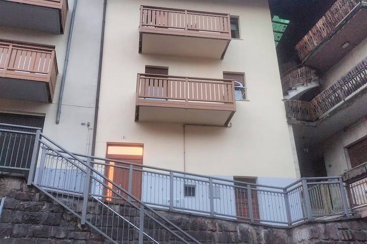 Gîte pour 3 personnes, avec jardin à Faver