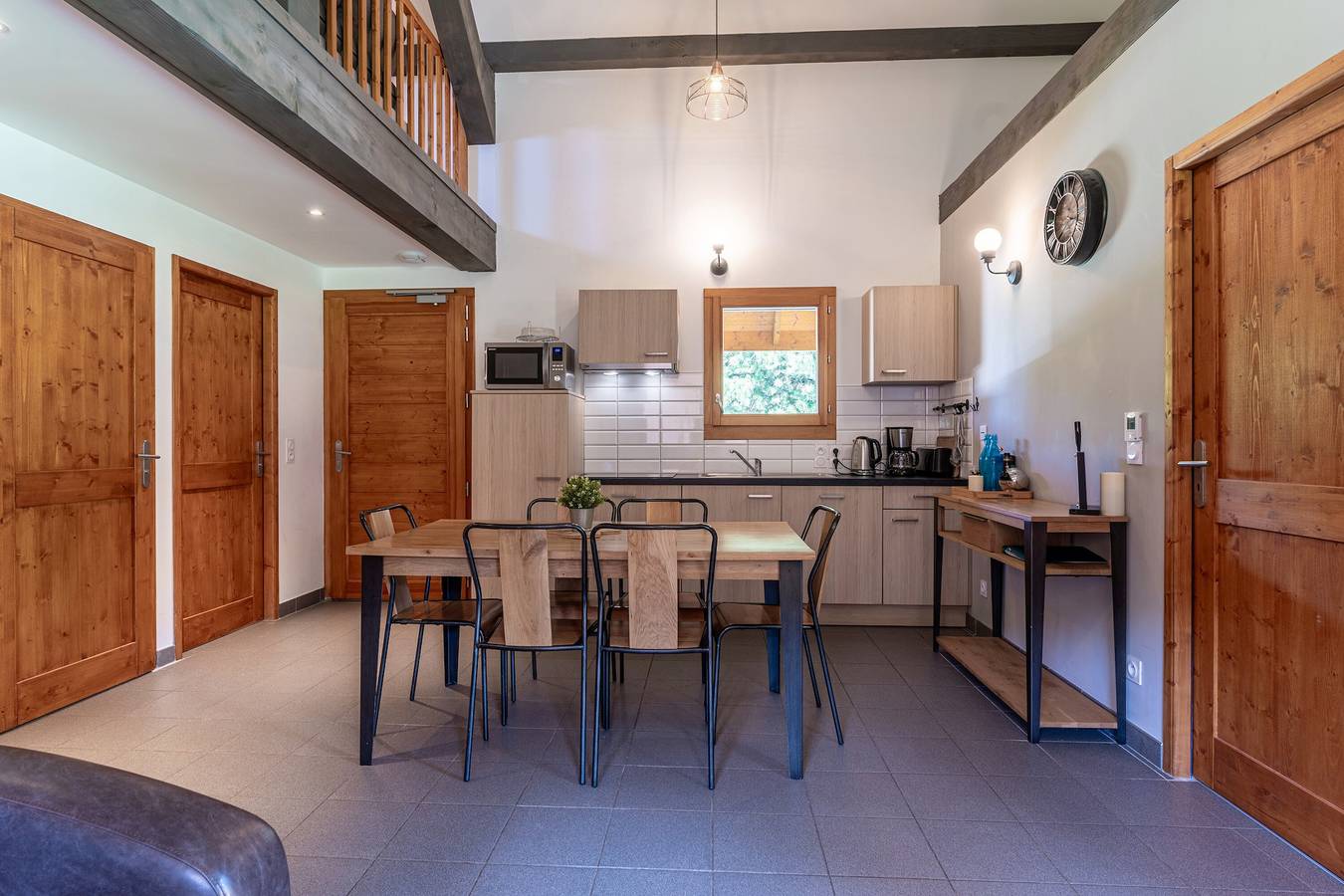 Chalet 'Arclosan - Val De Tamié' avec vue sur la montagne, terrasse privée et Wi-Fi in Seythenex, Parc naturel régional du Massif des Bauges