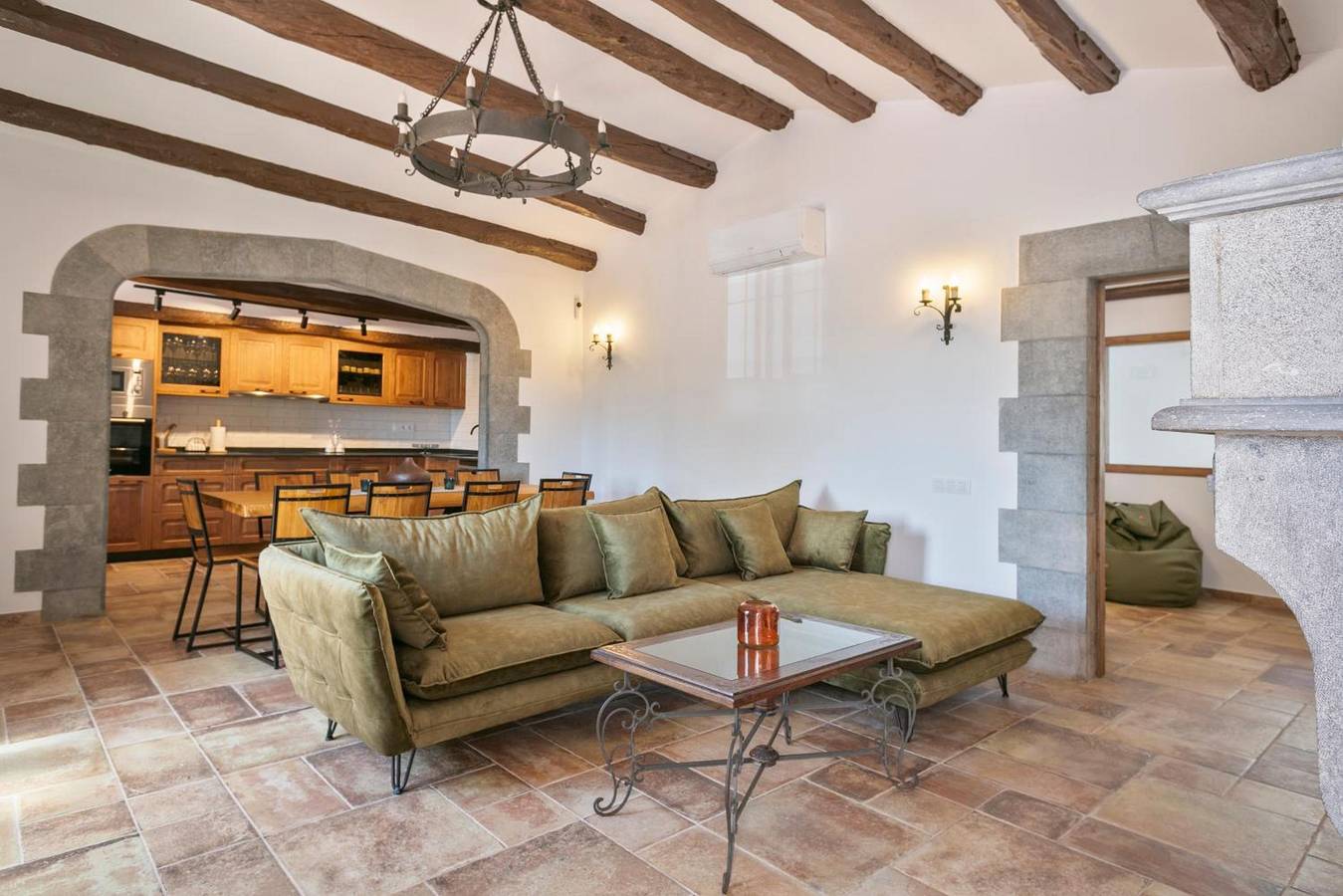 Villa 'Casa Mirador' con vistas a la montaña, Wi-Fi y aire acondicionado in Tordera, Costa del Maresme