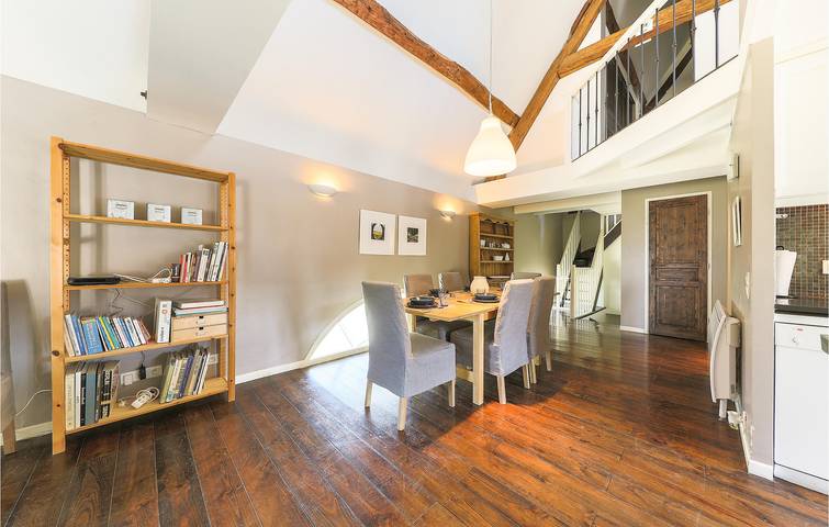 Appartement de vacances entier, Appartement moderne avec piscine, jardin et parking, à 2 km de la rivière in Ocquerre, Seine-et-Marne