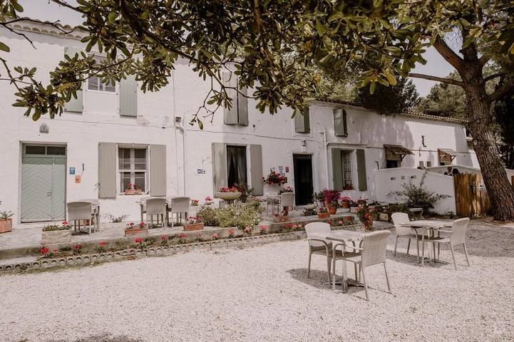 Maison d’hôte pour 2 personnes, avec Terrasse ainsi que Jardin et Piscine en Camargue