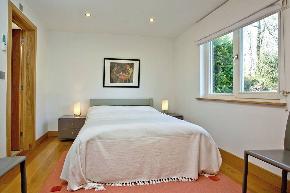 3 bedroom accommodation in Cricket St Thomas, near Chard in Winsham, Somerset