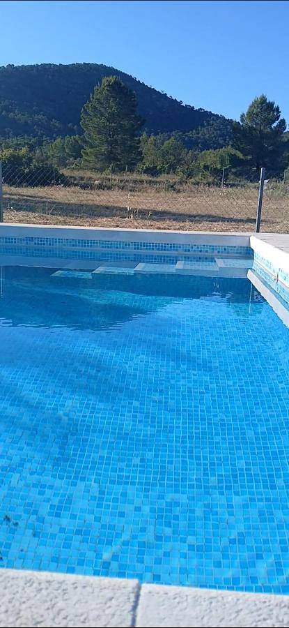 Chalet pour 8 personnes, avec vue ainsi que jardin et piscine - 1
