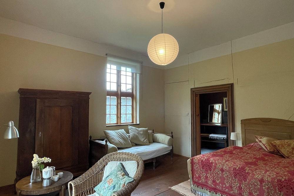 Ganze Wohnung, Barockes Herrenhaus am Stettiner Haff in Torgelow, Vorpommern Greifswald