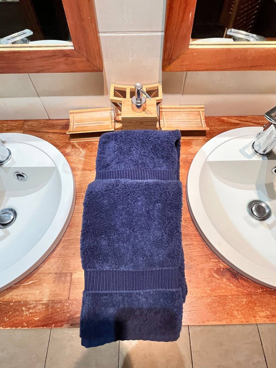 Chambre d’hôtes « Chambre Tulipes » avec jardin partagé et Wi-Fi in Coulombs, Moulins en Bessin