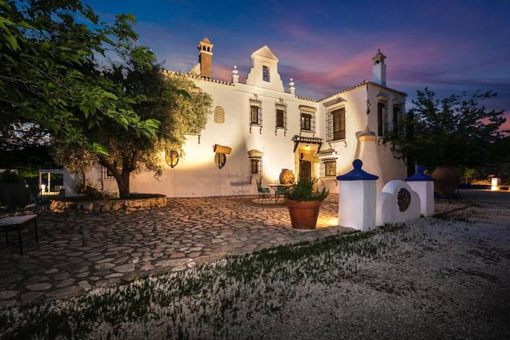 Casa rural para 10 personas, con Terraza y Jardín además de Piscina y Vistas en Villanueva Mesía