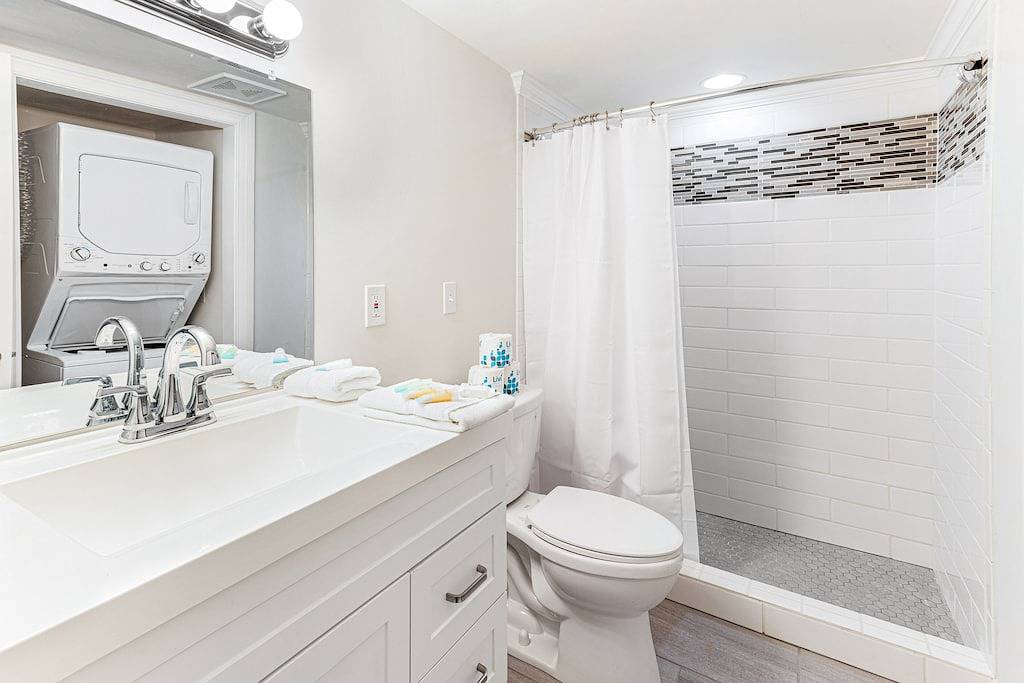 Ganze Wohnung, Charming Apartment on Forsyth Park w/ Parking, No Stairs by Lucky Savannah in Savannah, Chatham County