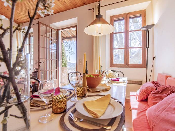 Ferienhaus für 4 Personen, mit Terrasse und Ausblick sowie Garten in Alpes-de-Haute-Provence - 2