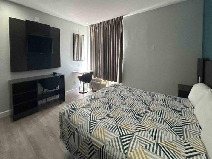 Apartamento entero, 1 Cama King | Ns | Micrfridge in Buena Park (California), Condado de Orange