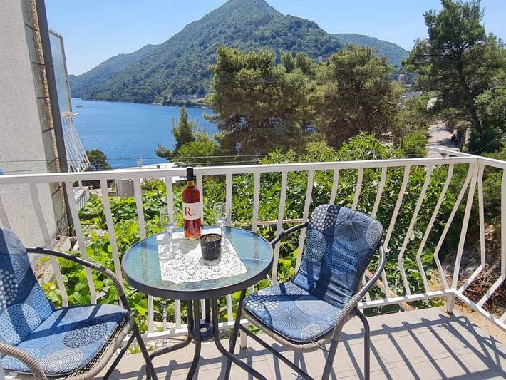 Studio für 2 Personen, mit Balkon und Meerblick in Mljet
