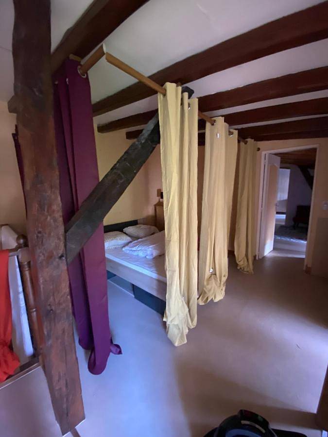 Location de vacances pour 7 personnes, avec Terrasse et Jardin ainsi que Piscine et Vue à Lussas-et-Nontronneau - 3