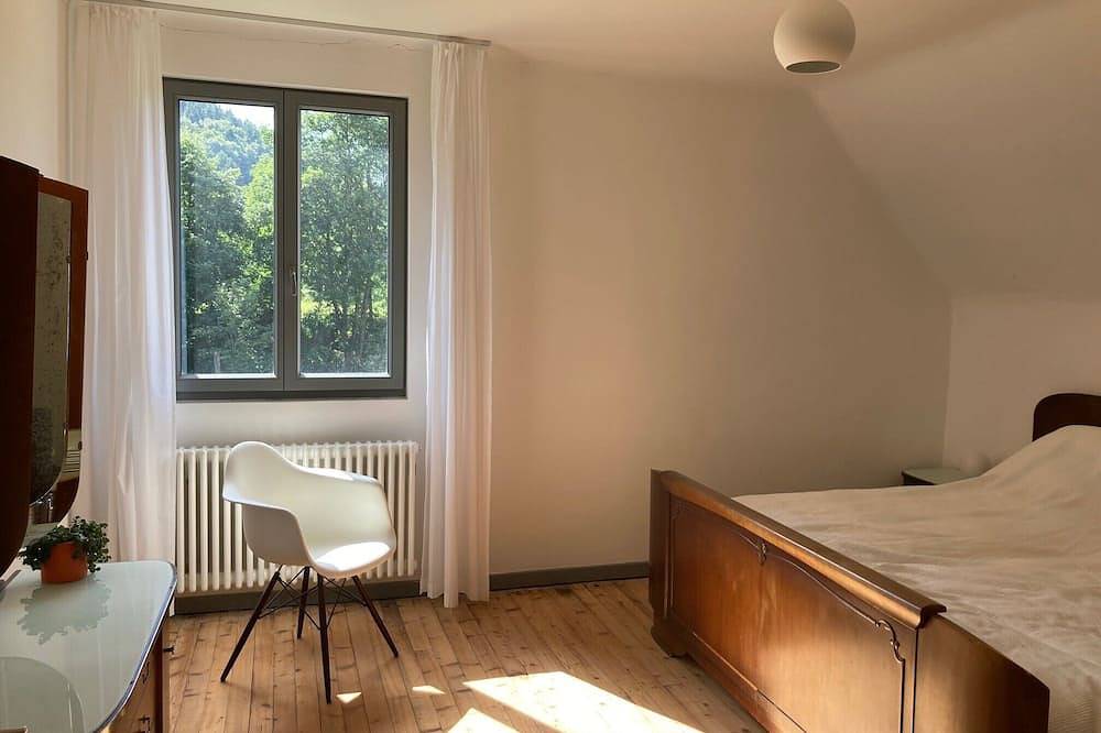 Charmantes fünfziger Jahre Ferienhaus mit Traumblick ins Flußtal in Gerolstein, Vulkaneifel