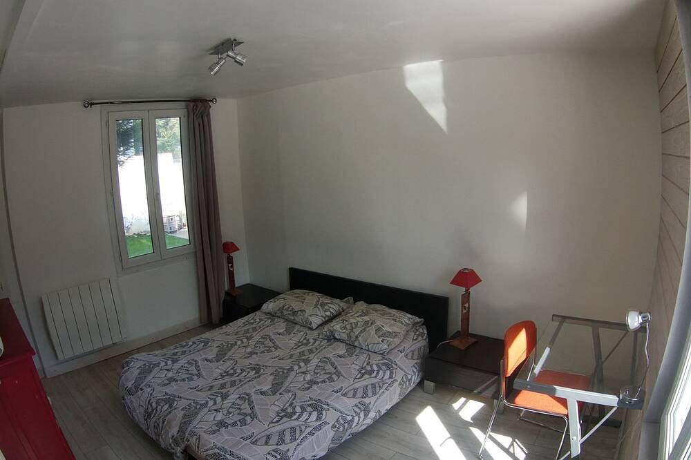 A floor for each one. Home; 3 rooms, 3 bathrooms, 4Wc. Down town. Patio in Le Havre, Le Havre und Umgebung