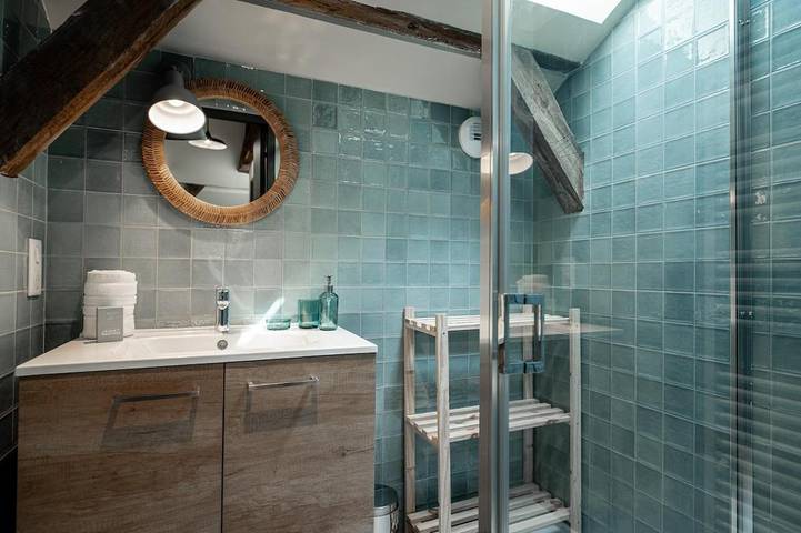 Location de vacances pour 12 personnes, avec vue et jardin ainsi que terrasse et piscine, animaux acceptés à Uza - 2