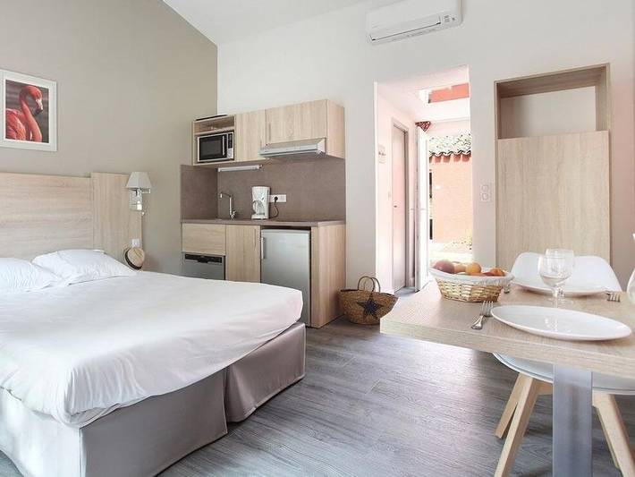 Camping per 2 persone, con sauna, con animali domestici in Arles