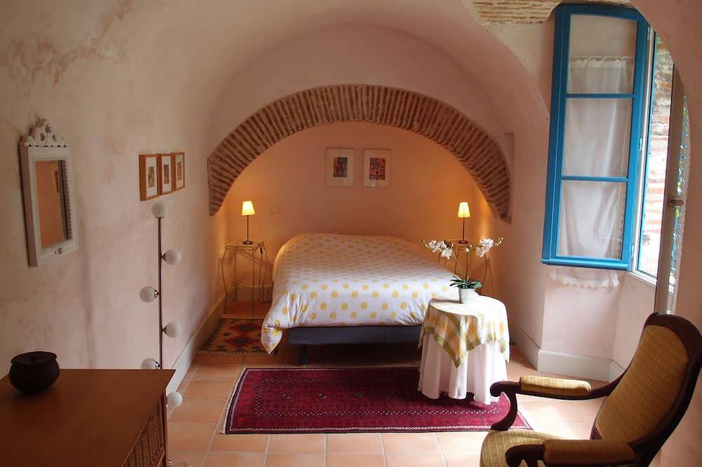 Apartamento muy tranquilo con jardín en la residencia medieval en el corazón de la ciudad in Cahors, Lot
