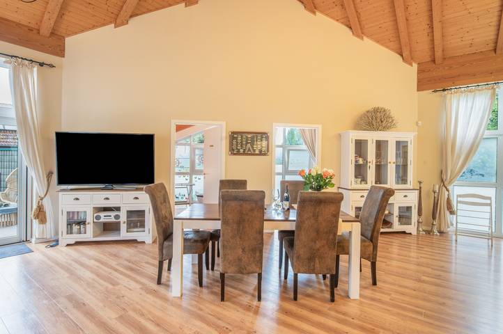 Appartement entier, Appartement 'Leuchturm' avec terrasse privée, jardin privé et Wi-Fi in Lichtenhagen, Rostock