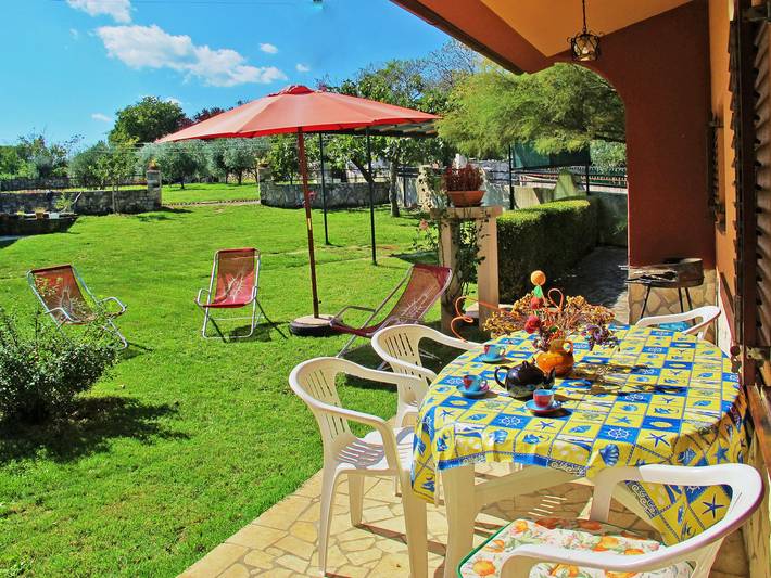 Ferienhaus für 4 Personen, mit Terrasse und Garten in Marčana - 2