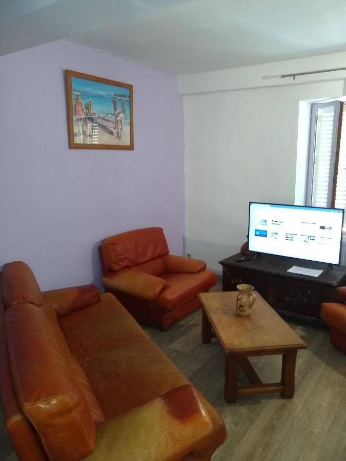 Appartement entier, Three-Bedroom Apartment in Nolay, Région de Beaune