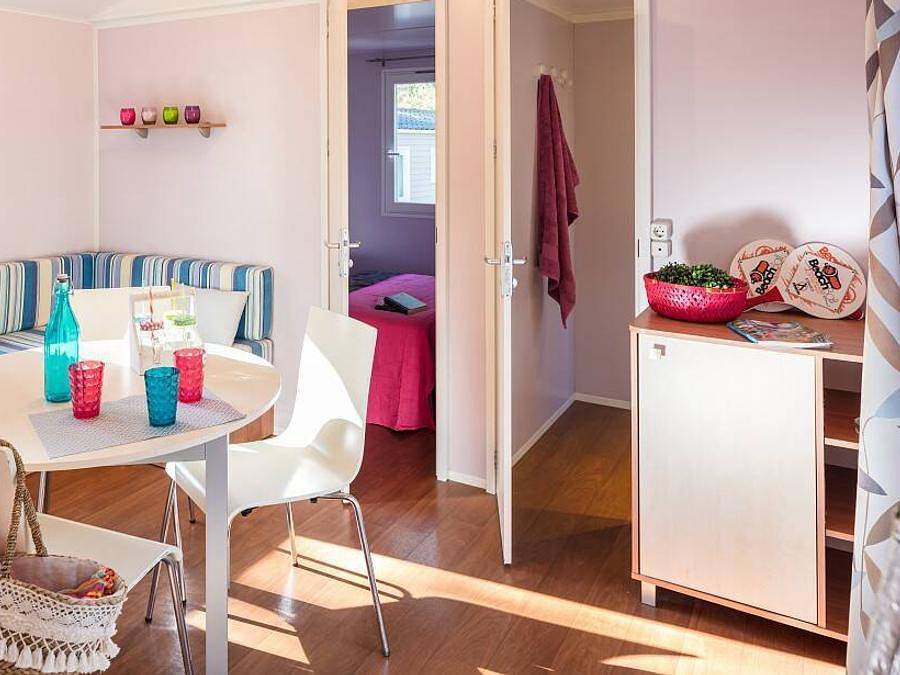 Camping Marina d'Erba Rossa - Mobilheim 6 personen - Classic | 2 Zi. | 4/6 Pers. | Erhöhte Terrasse | Clim. in Marina d'Oru, Ghisonaccia