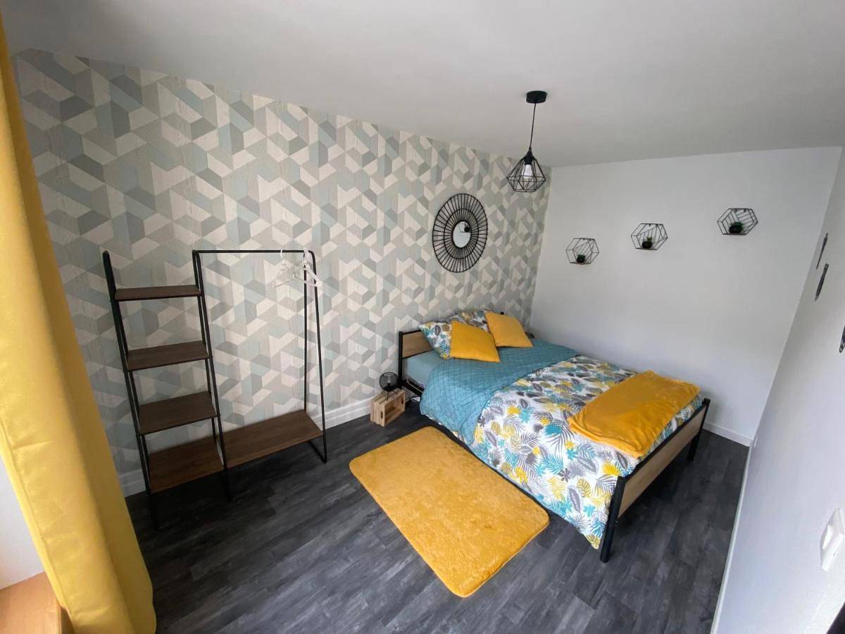 Appartement entier, One-Bedroom Apartment in Saint-Philibert-de-la-Lézarde, Région du Havre