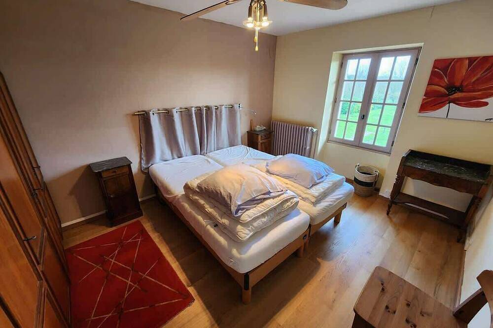 Maison spacieuse avec grand jardin à Valdivienne in Valdivienne, Vienne (France)