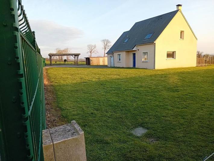 Location de vacances pour 8 personnes, avec vue ainsi que terrasse et jardin à Longueville - 2