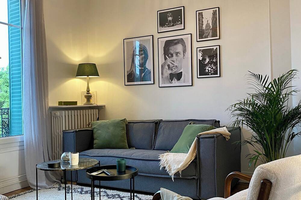 Entire apartment, Private cinema & Popcorn near Orly airport and Paris in Athis-Mons, Essonne