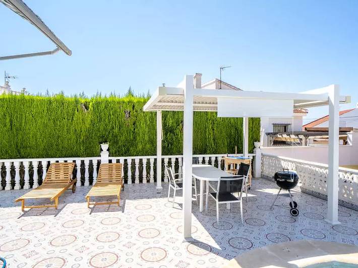 Villa pour 4 personnes, avec terrasse ainsi que jardin et piscine à Rojales - 4