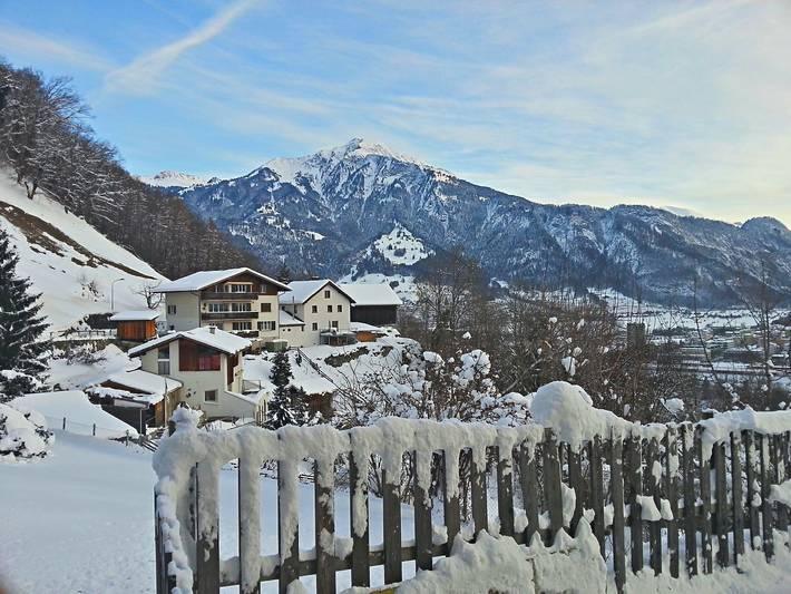 Ferienwohnung für 2 Personen, mit Terrasse und Ausblick in Landquart
