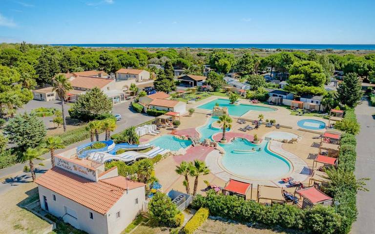Station pour 4 personnes, avec piscine et terrasse dans Plages des Cabanes de Fleury - 2